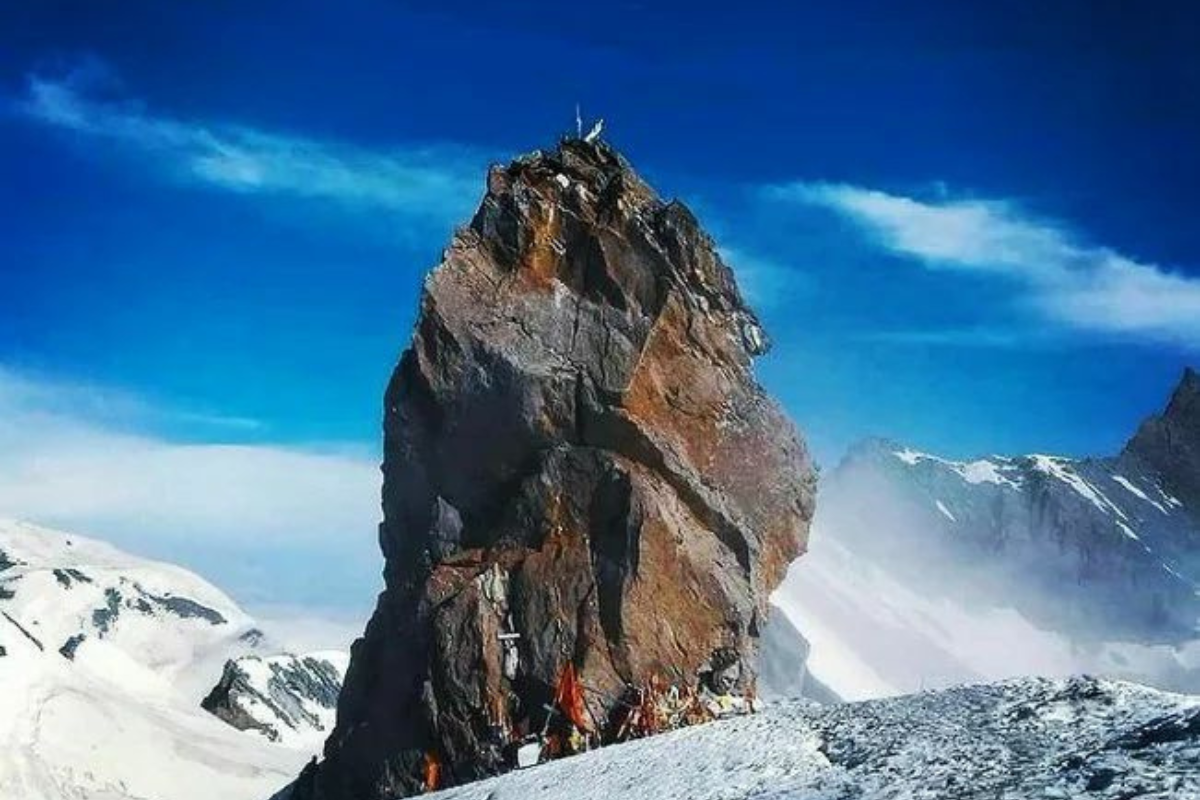 Best Time to Trek Shrikhand Mahadev: A Complete 2025 Guide for Pilgrims & Trekkers